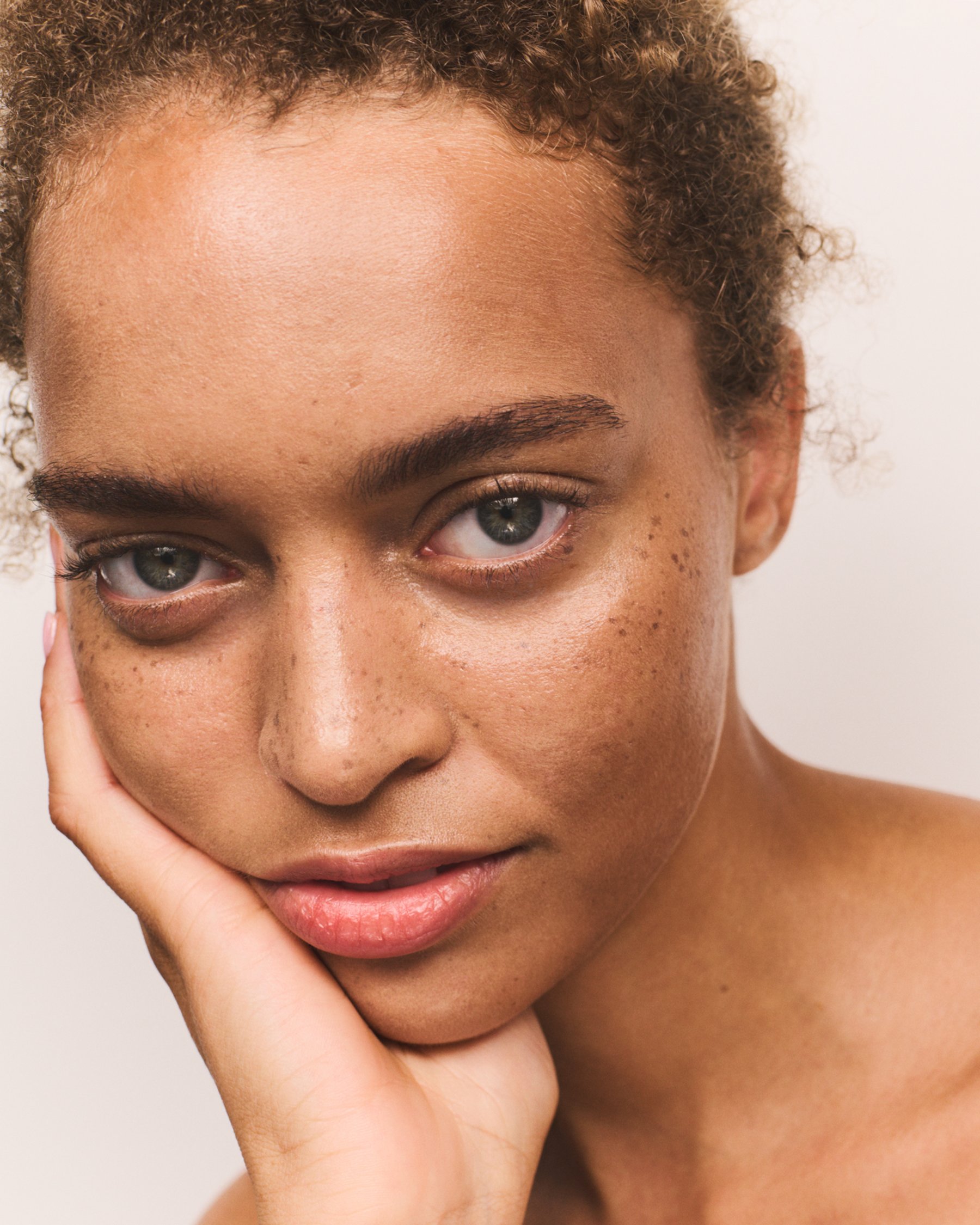 Skin Light Natural Liquid Foundation 04 Daisy Skin Light Natural Liquid Foundation 04 Daisy