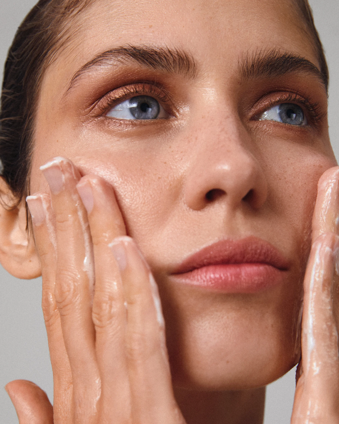 Skin Love The Milky Cleansing Gel