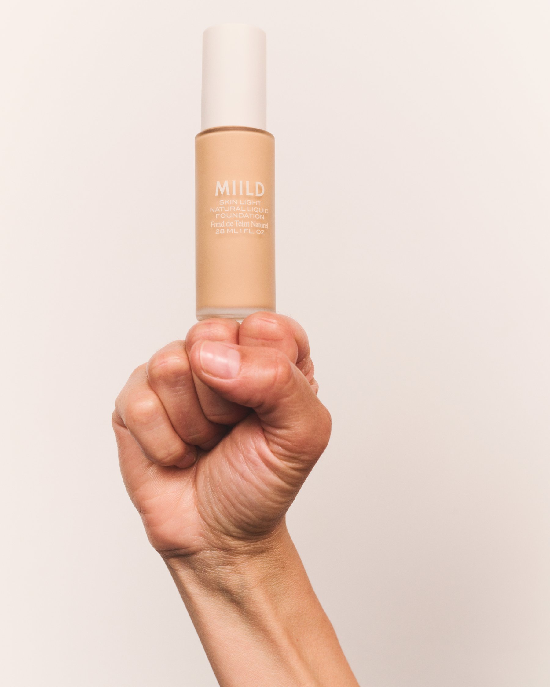 Skin Light Natural Liquid Foundation 04 Daisy Skin Light Natural Liquid Foundation 04 Daisy