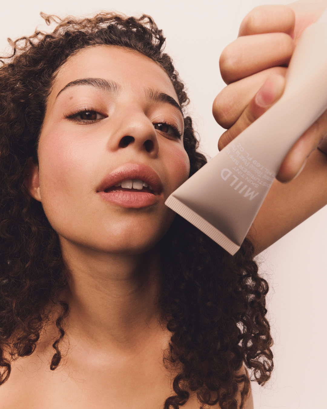 Skin Tint Moisturiser SPF 15 01 Soft Glow