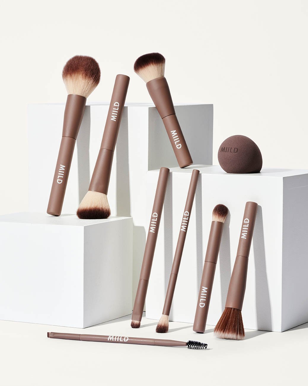 Dual-Ended Eyebrow Brush Dual-Ended Eyebrow Brush