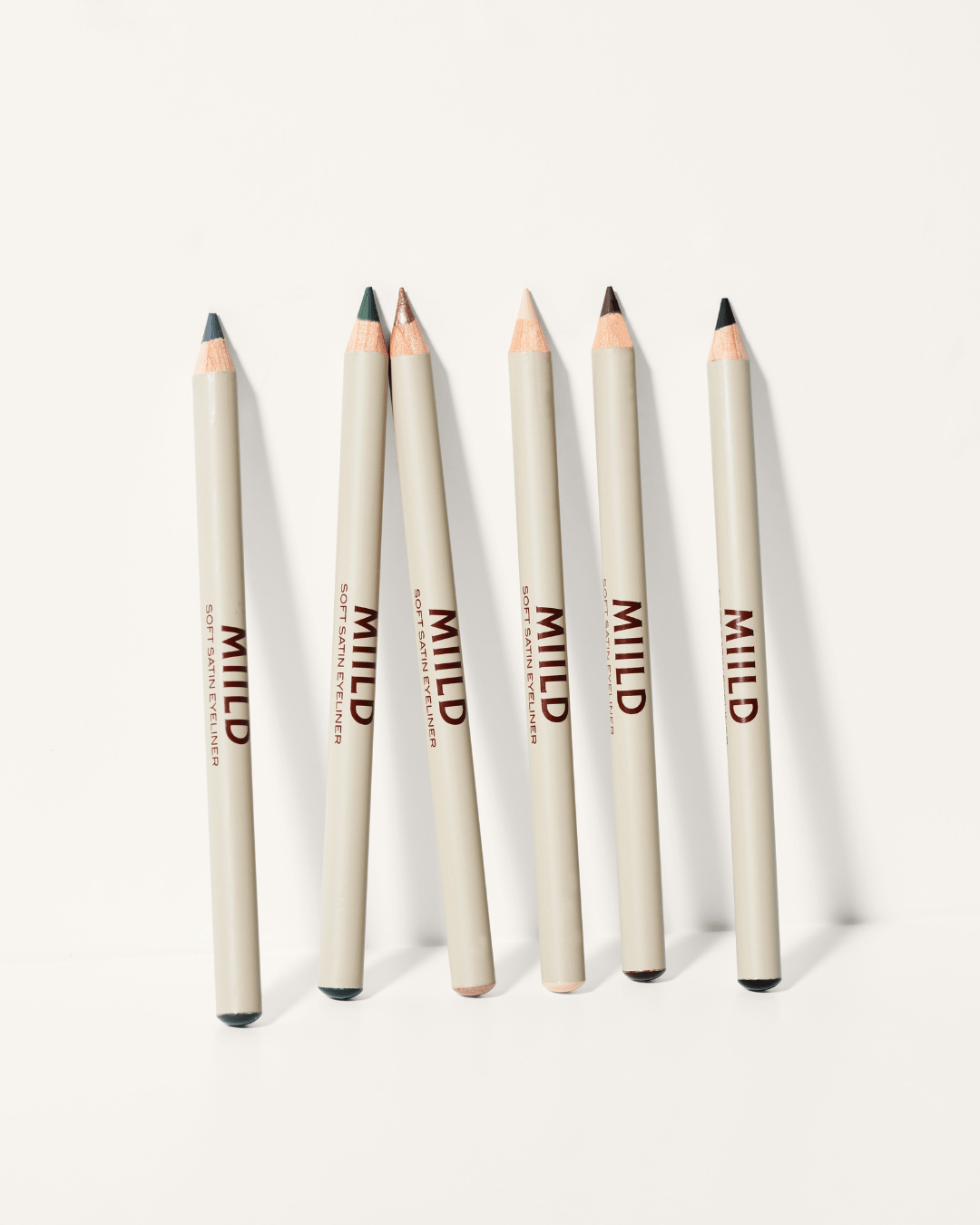 Soft Satin Eyeliner 04 Pearly Champagne Soft Satin Eyeliner 04 Pearly Champagne